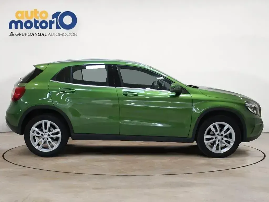 Usado Mercedes GLA200 136 CV (100 kW) 2017 Verde SUV
