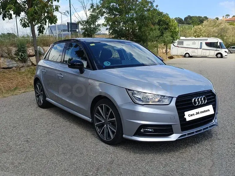 Usado Audi A1 Sportback Design 95 CV (69 kW) 2016 Gris / plata Utilitario