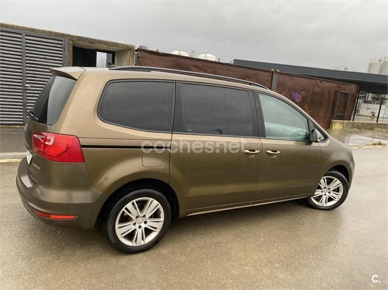 Usado Seat Alhambra Ecomotive 170 CV (125 kW) 2011 Marrón Monovolumen