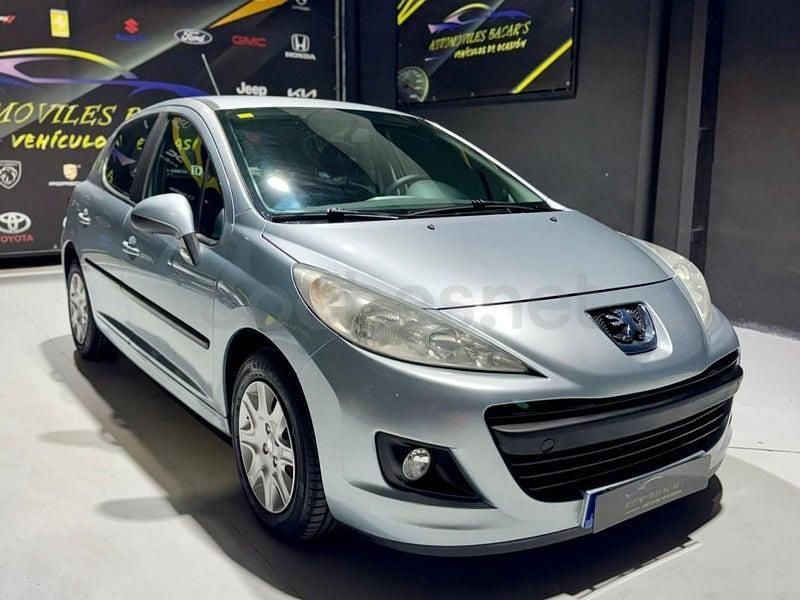 Usado Peugeot 207 Access 70 CV (51 kW) 2011 Gris / plata Berlina