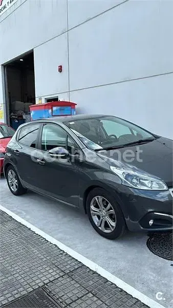 Usado Peugeot 208 Allure 82 CV (60 kW) 2016 Gris / plata Utilitario