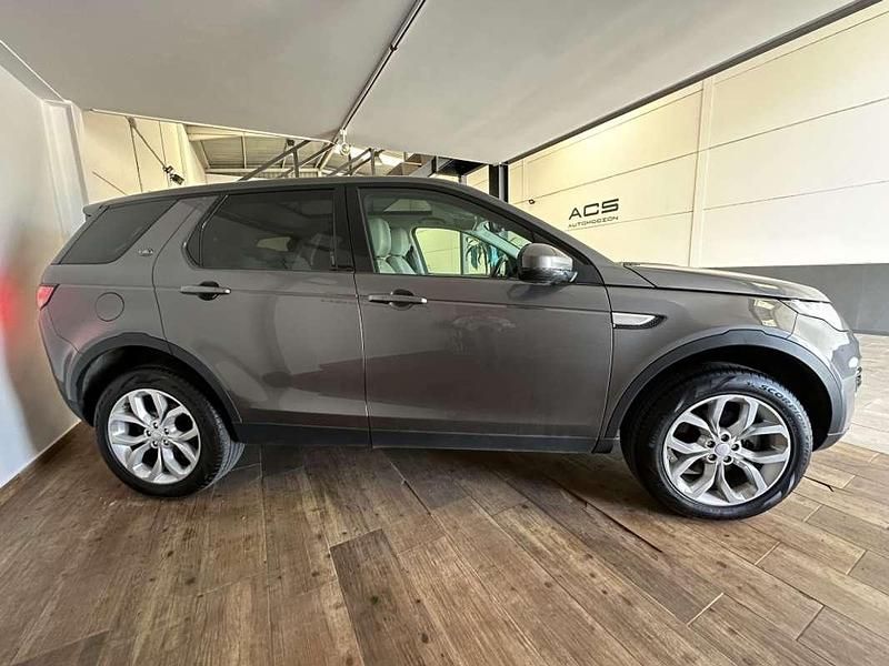 Usado Land Rover Discovery Sport HSE Luxury 150 CV (110 kW) 2018 Gris / plata SUV