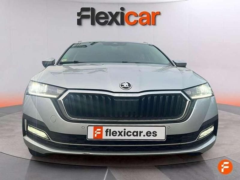 Usado Skoda Octavia Ambition 150 CV (110 kW) 2022 Gris Utilitario