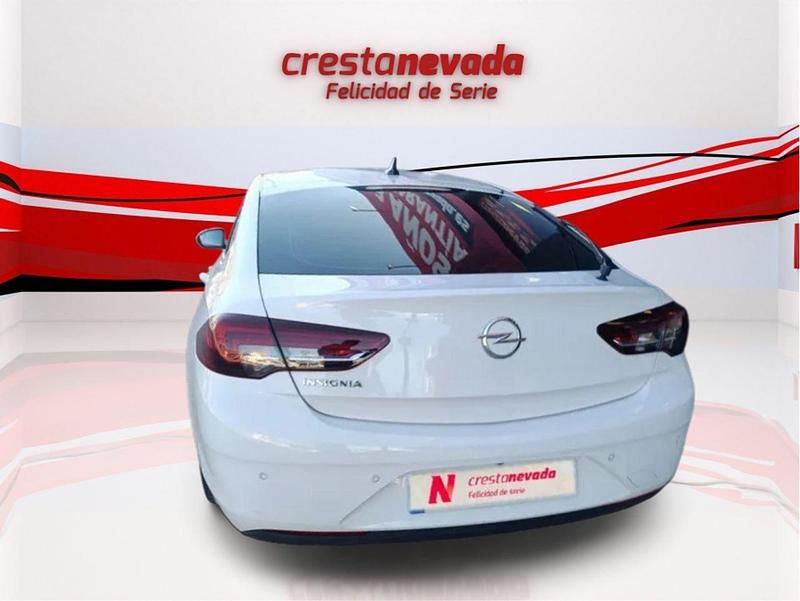 Usado Opel Insignia Selective 136 CV (100 kW) 2019 Blanco