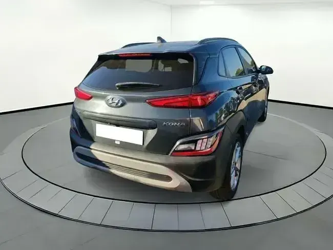 Usado Hyundai Kona 121 CV (88 kW) 2022 Gris SUV