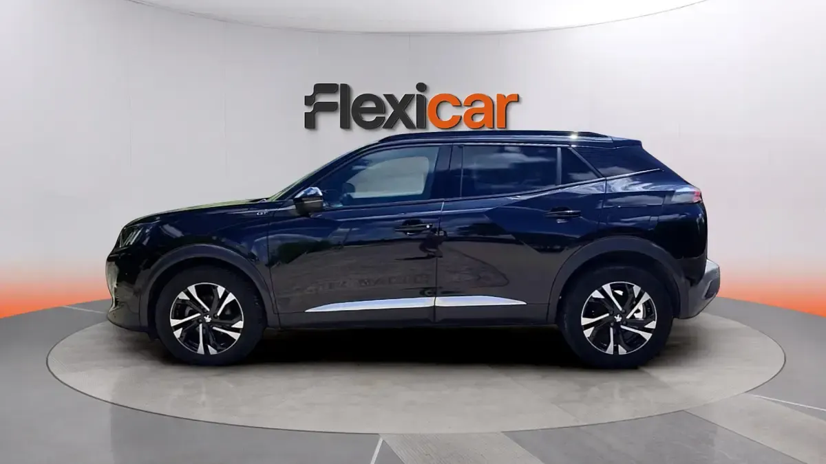Usado Peugeot 2008 GT 131 CV (96 kW) 2021 Negro SUV
