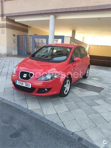 Usado Seat Altea Stylance 140 CV (102 kW) 2004 Rojo Monovolumen
