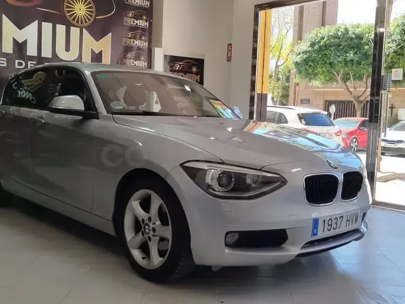 Usado BMW 116 116 CV (85 kW) 2014 Gris / plata Utilitario