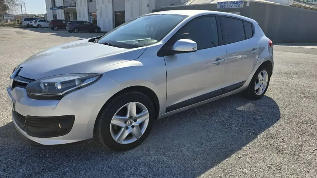 Usado Renault Mégane Business 95 CV (69 kW) 2014 Gris Utilitario