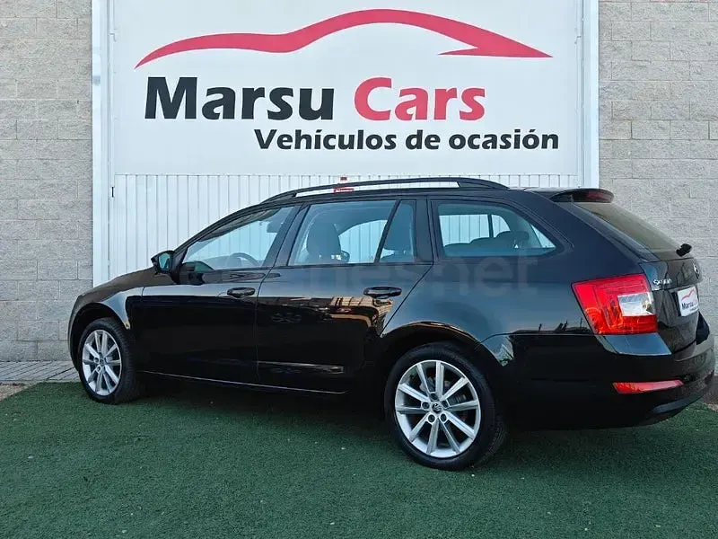 Usado Skoda Octavia Ambition 150 CV (110 kW) 2014 Negro Familiar