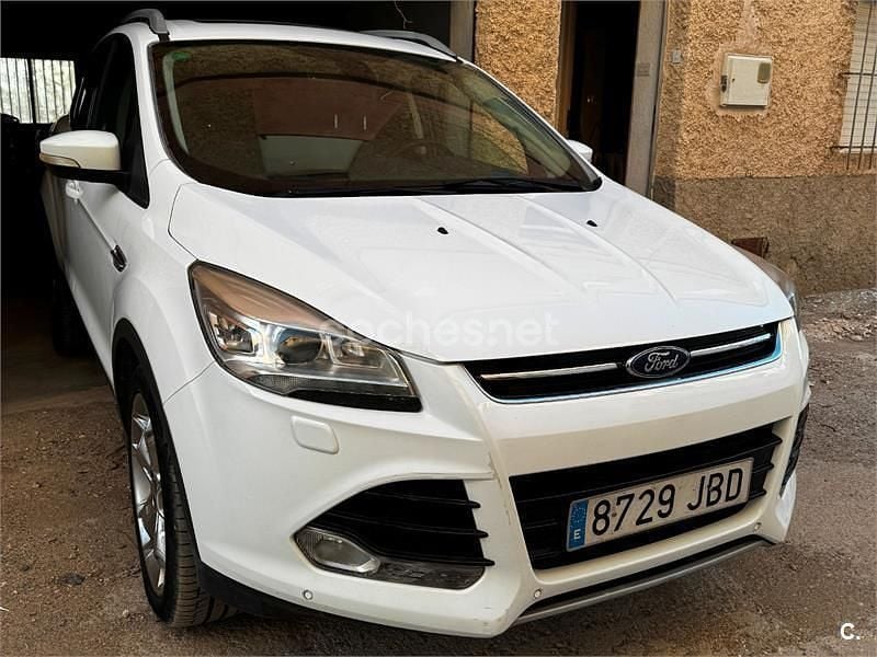 Używany Ford Kuga Titanium 120 KM (88 kW) 2014 Biały SUV