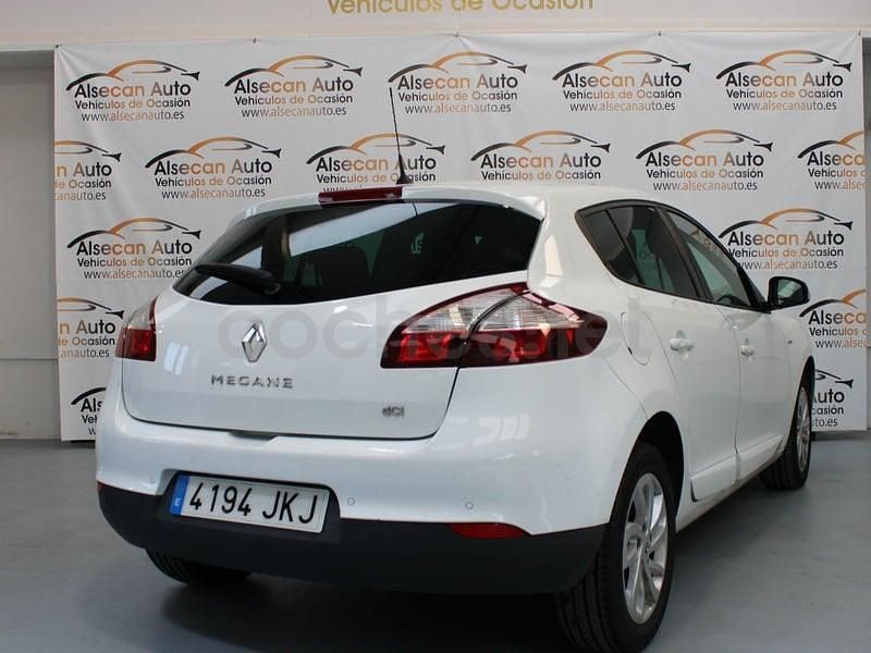 Usado Renault Mégane LIMITED 95 CV (69 kW) 2015 Blanco Berlina