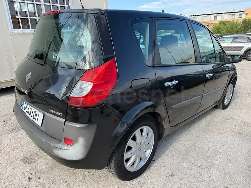 Usado Renault Scénic Dynamique 130 CV (95 kW) 2006 Negro Monovolumen