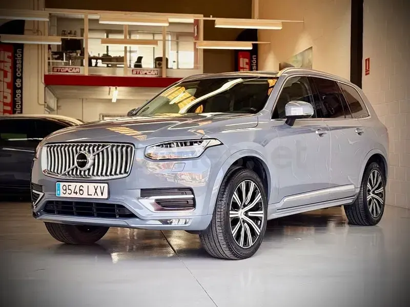 Usado Volvo XC90 Inscription 235 CV (172 kW) 2022 Gris / plata SUV