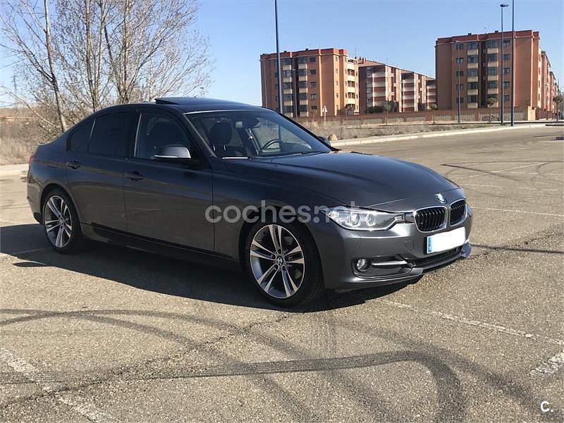 Gris / plata Usado 2013 BMW 318 Sport Line Berlina | 10.799 € (Un poco caro) - Imagen 1/4