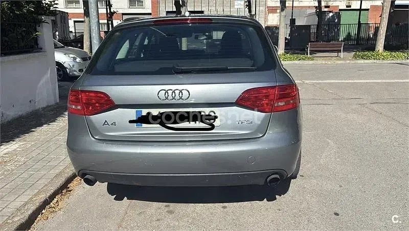 Usado Audi A4 180 CV (132 kW) 2012 Gris / plata Familiar