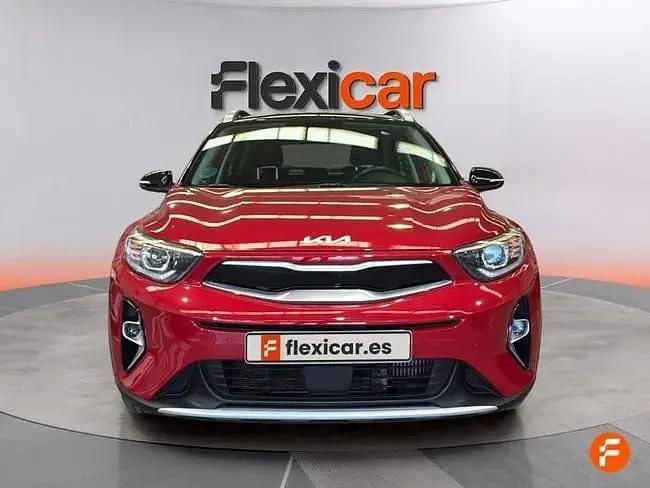 Usado Kia Stonic 100 CV (73 kW) 2022 Rojo SUV