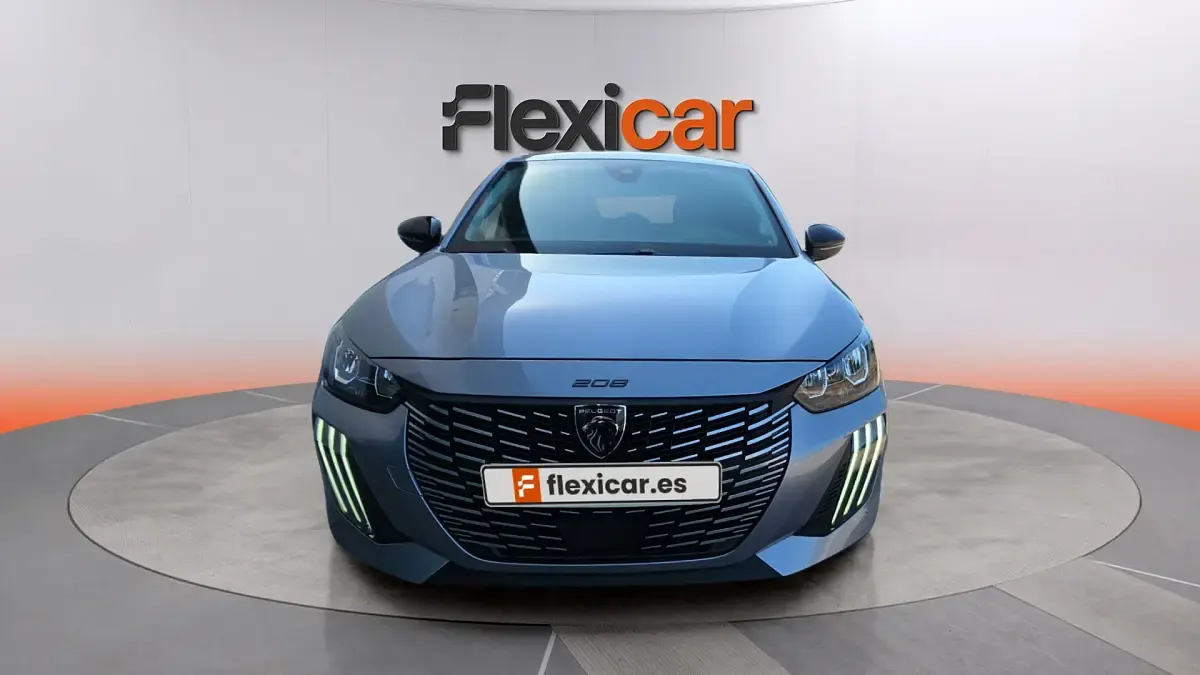 Usado Peugeot 208 Allure 101 CV (74 kW) 2025 Gris Utilitario