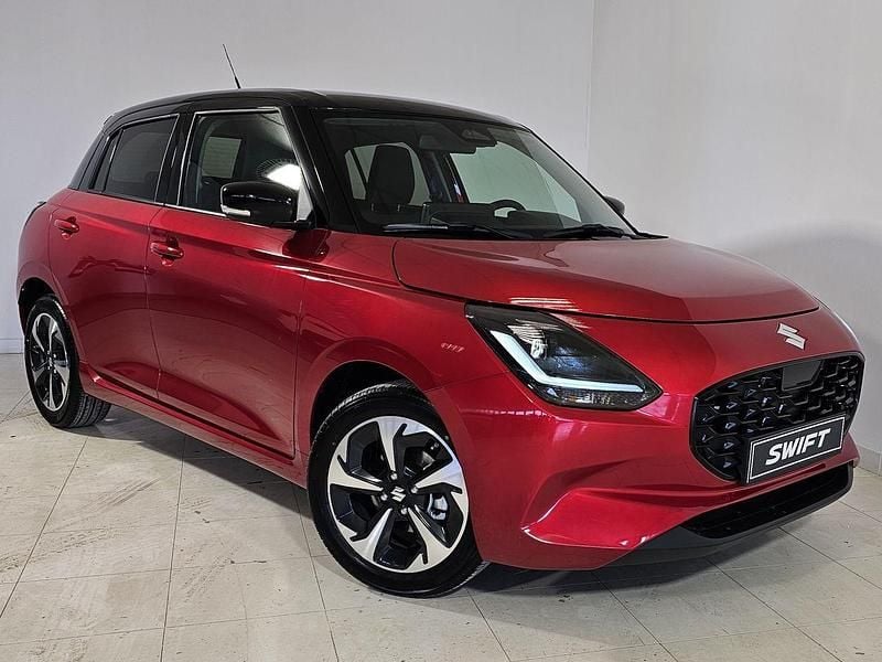 Usado Suzuki Swift 82 CV (60 kW) 2024 Rojo Utilitario