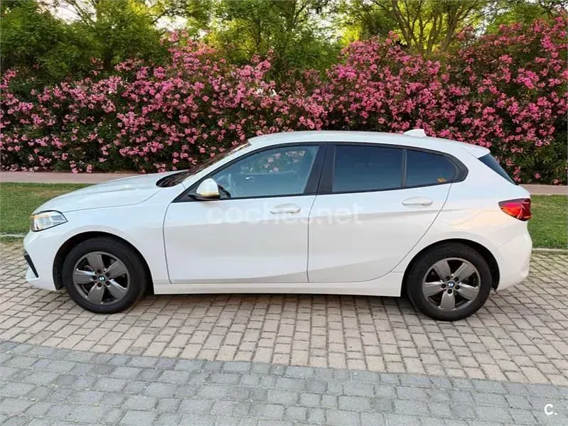 Usado BMW 116 116 CV (85 kW) 2022 Blanco Utilitario