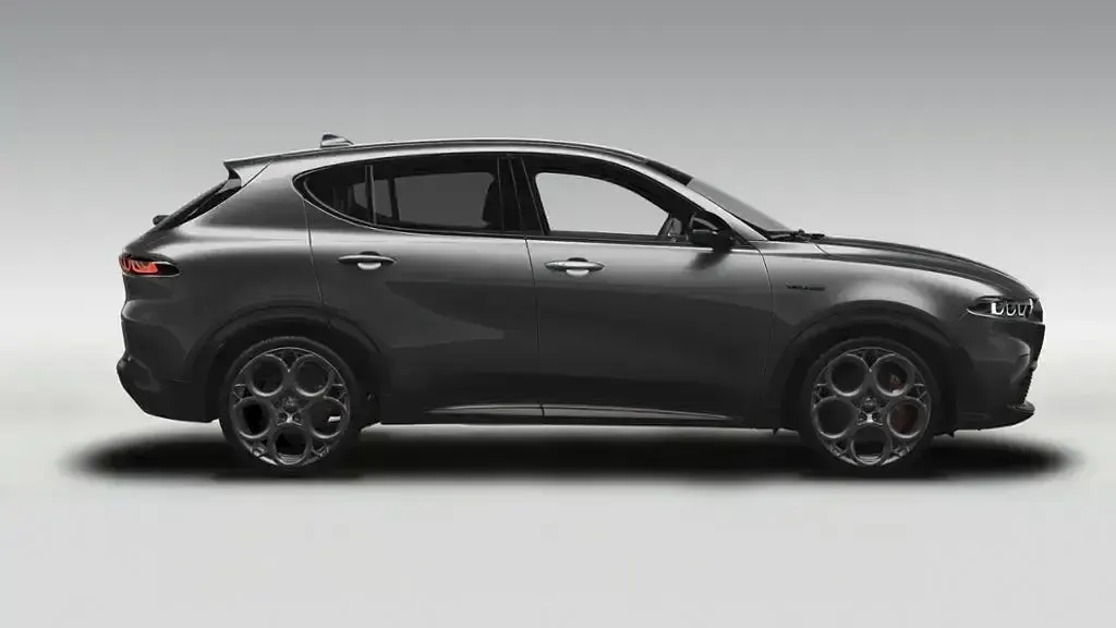 Usado Alfa Romeo Tonale Veloce 160 CV (117 kW) 2023 Gris SUV