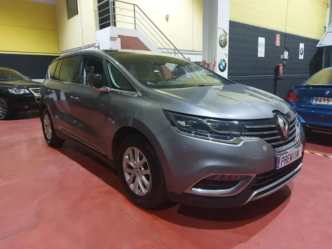 Usado Renault Espace Zen 160 CV (117 kW) 2016 Gris Monovolumen