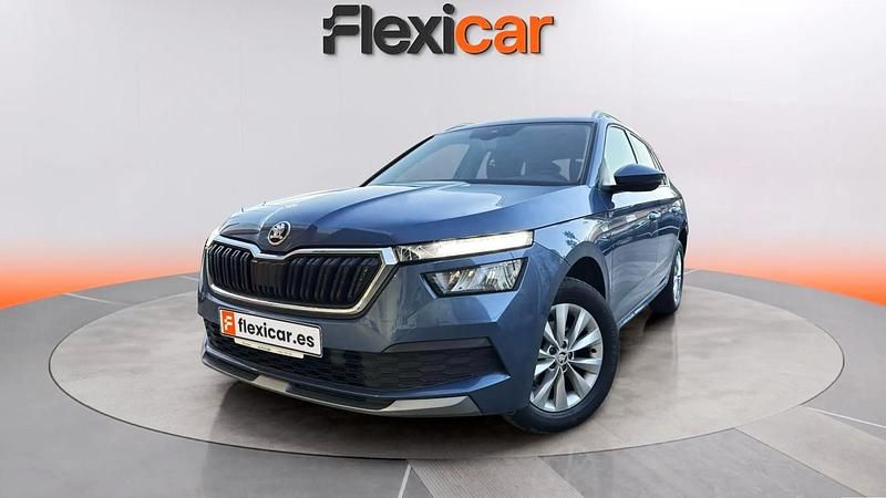 Usado Skoda Kamiq Ambition 110 CV (80 kW) 2021 Azul SUV