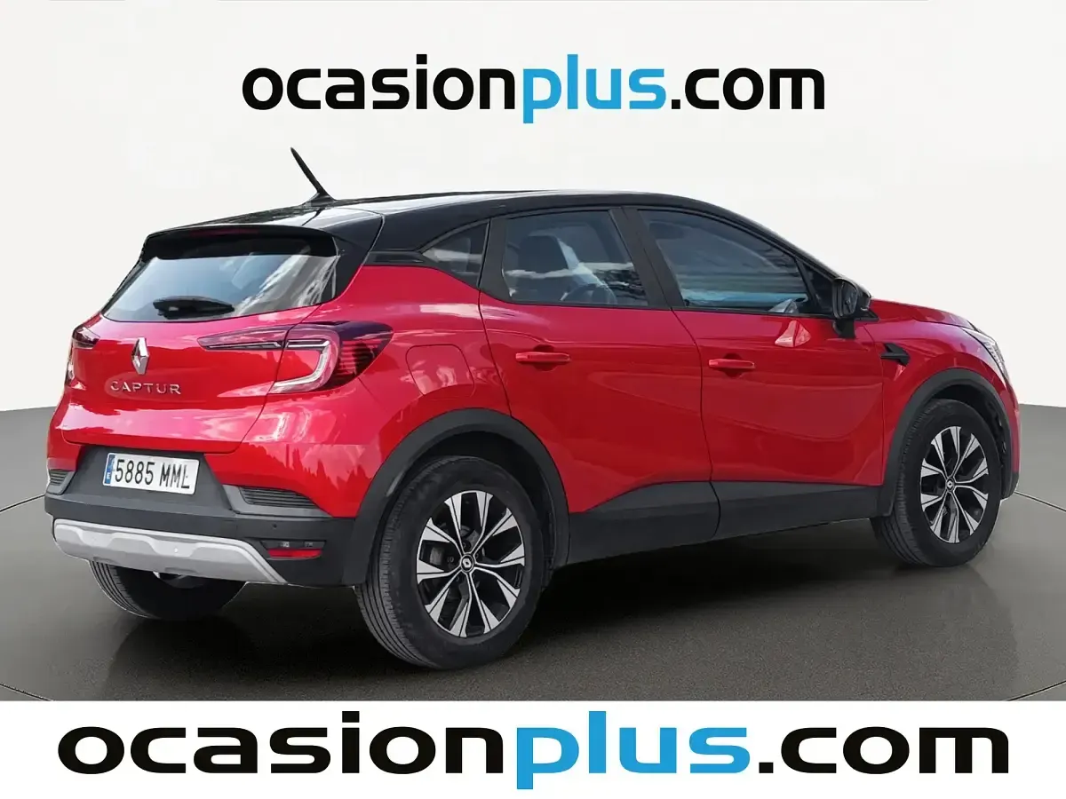 Usado Renault Captur Equilibre 90 CV (66 kW) 2023 Rojo SUV