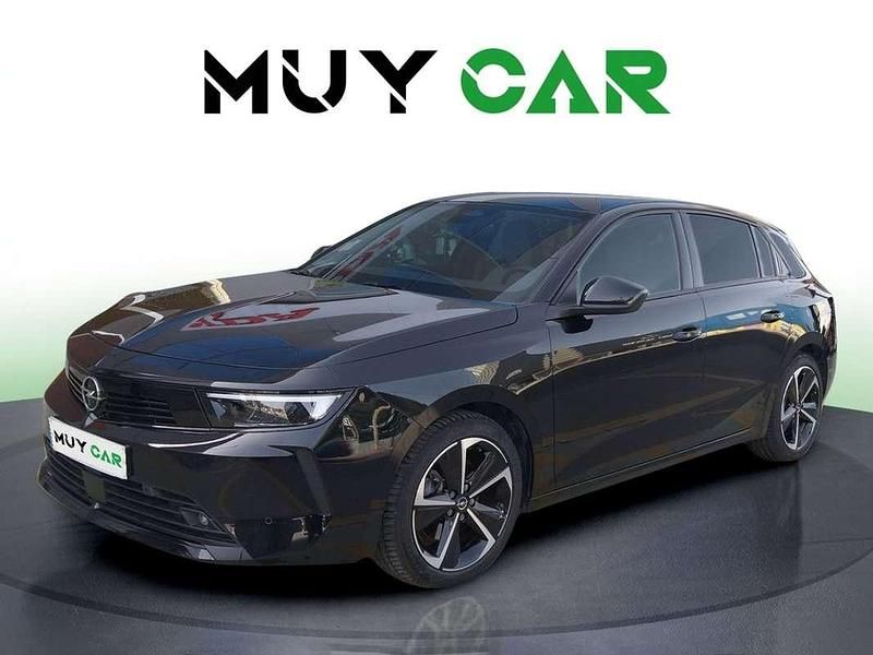 Usado Opel Astra Edition 136 CV (100 kW) 2024 Negro Utilitario