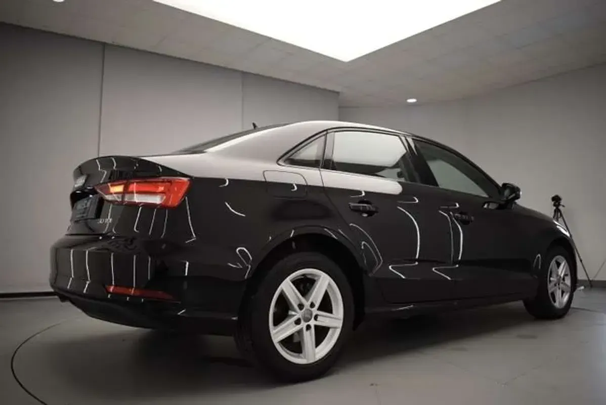 Usado Audi A3 Premium 116 CV (85 kW) 2018 Negro Berlina