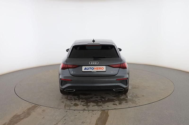 Usado Audi A3 S-Line 150 HP (110 kW) 2023 Cinzento Sedan