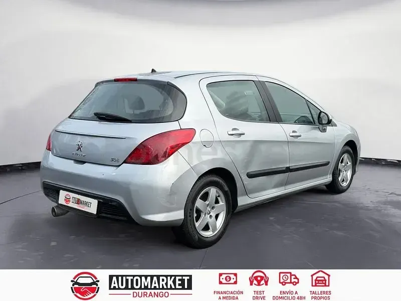 Usado Peugeot 308 Active 120 CV (88 kW) 2011 Gris / plata Berlina