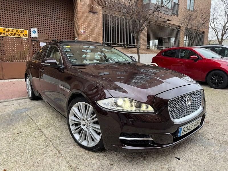Usado Jaguar XJ Portfolio 275 CV (202 kW) 2011 Granate Berlina