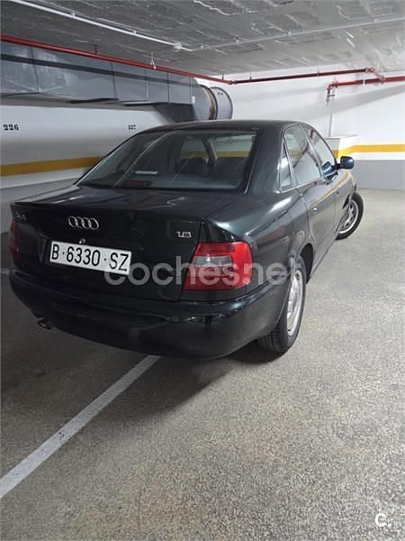 Usado Audi A4 150 CV (110 kW) 1997 Verde Berlina