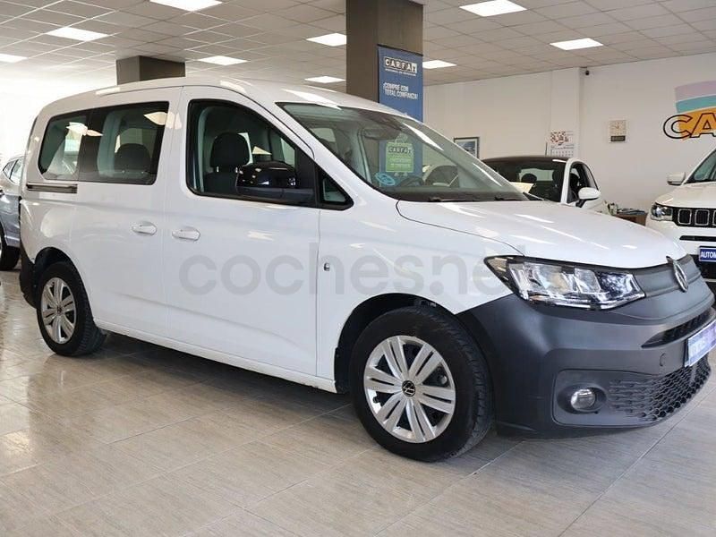 Usado VW Caddy 122 CV (89 kW) 2022 Blanco Monovolumen