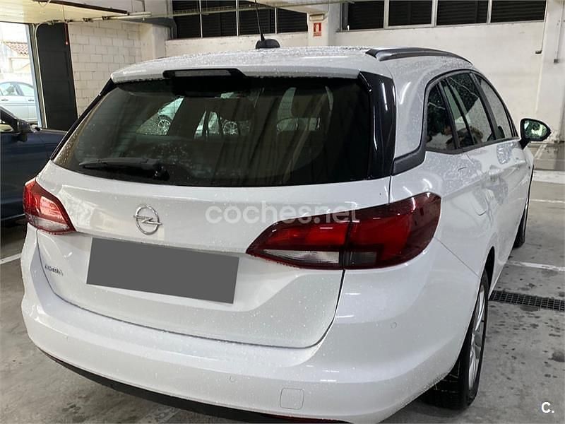 Usado Opel Astra Elegance 122 CV (89 kW) 2020 Blanco Familiar