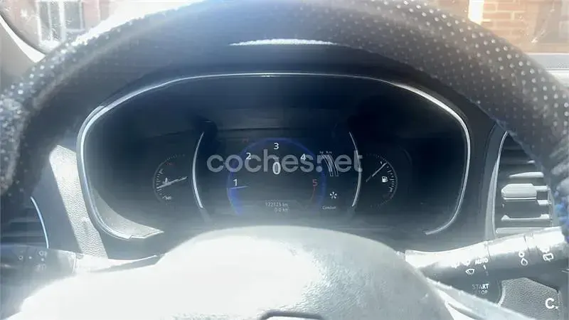 Usado Renault Mégane Zen 130 CV (95 kW) 2017 Blanco Berlina