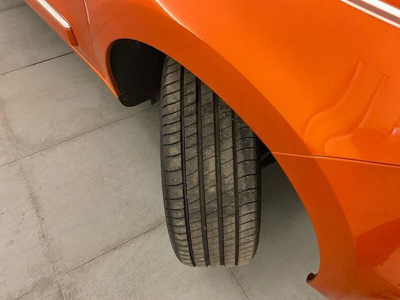 Usado Renault Twingo Vibes 59 kW (81 CV) 2021 Naranja Utilitario