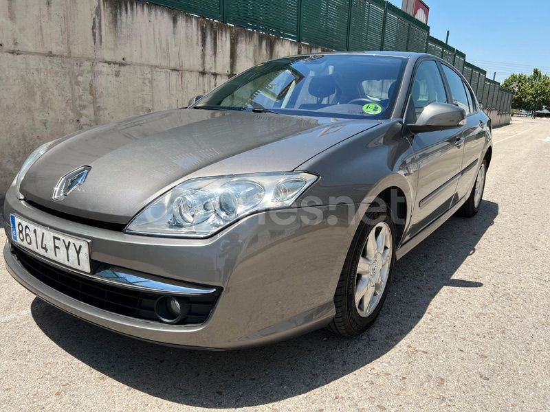 Gris / plata Usado 2008 Renault Laguna III Privilege Berlina | 6900 € (Precio justo) - Imagen 1/4