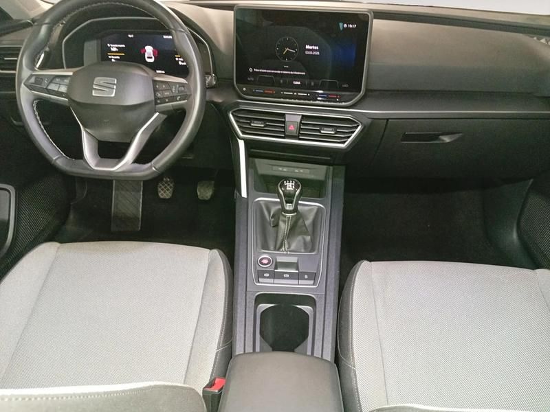 Usado Seat Leon Style 115 CV (84 kW) 2025 Negro