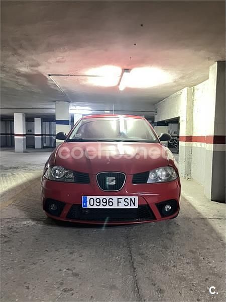 Begagnad Seat Ibiza 100 HK (73 kW) 2007 Röd Halvkombi