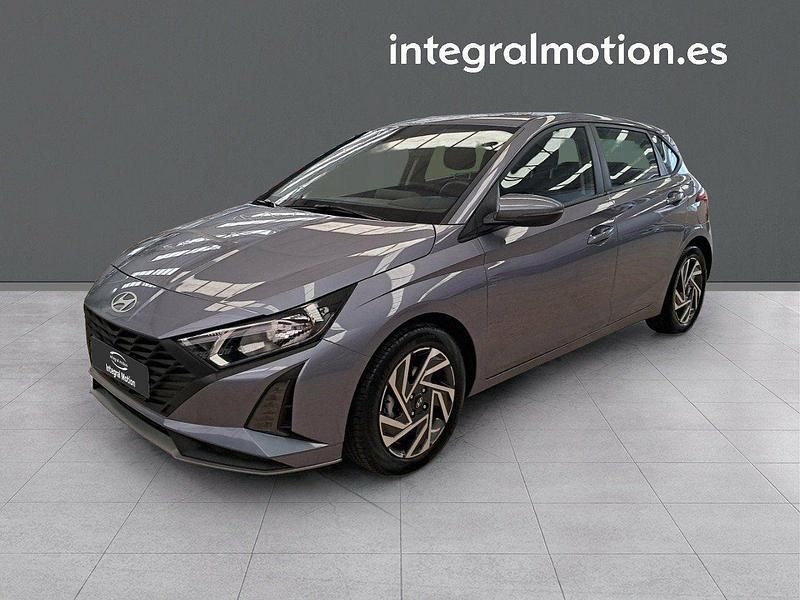 Usado Hyundai i20 84 CV (61 kW) 2024 Gris Berlina