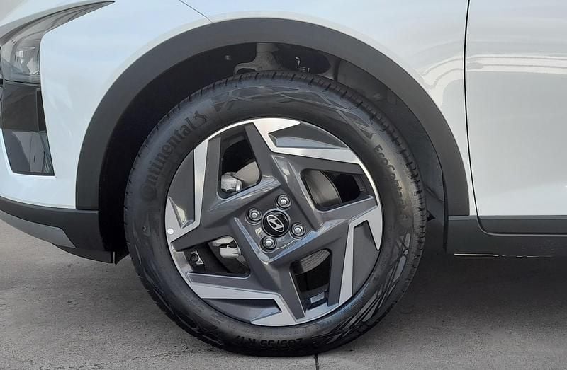 Usado Hyundai Bayon Blackline 100 CV (73 kW) 2025 Blanco atlas (techo negro) SUV