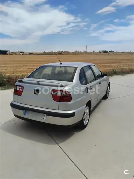 Usado Seat Cordoba Stella 90 CV (66 kW) 2000 Blanco Berlina