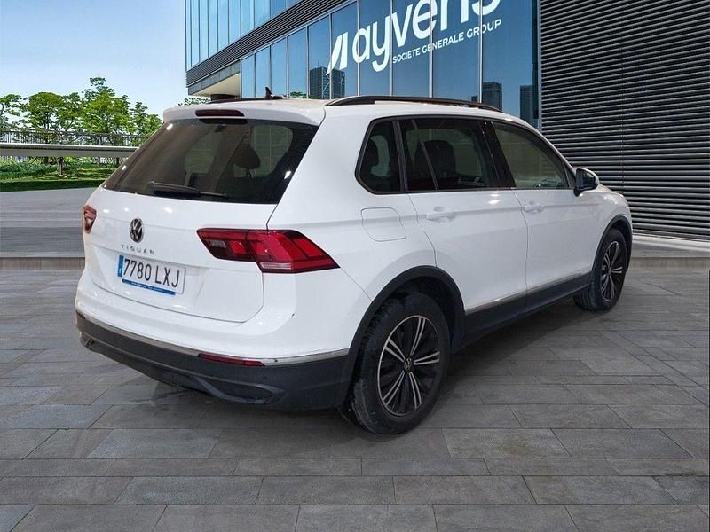 Usado VW Tiguan Life 150 CV (110 kW) 2022 Blanco SUV