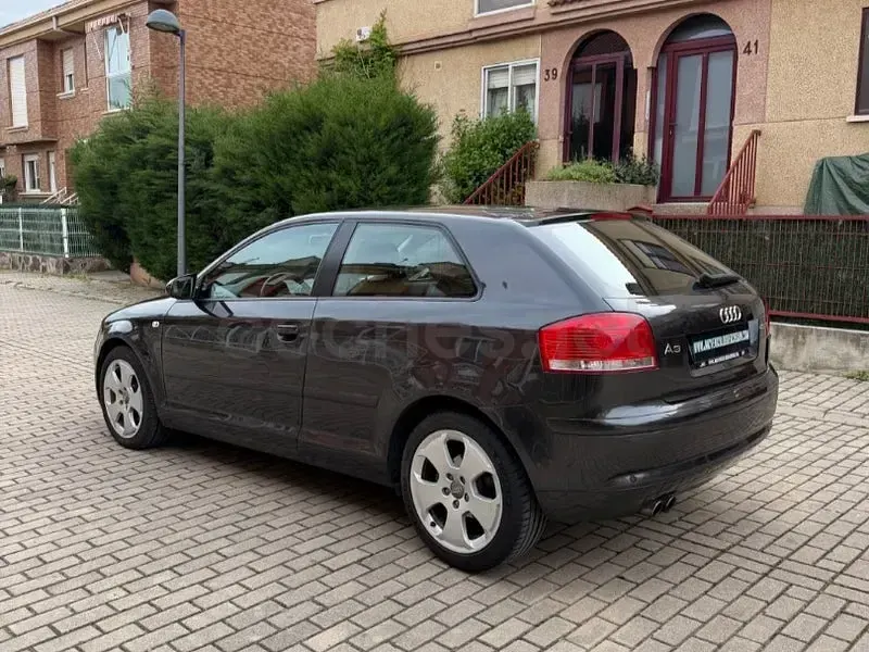 Usado Audi A3 Ambition 150 CV (110 kW) 2003 Negro Utilitario