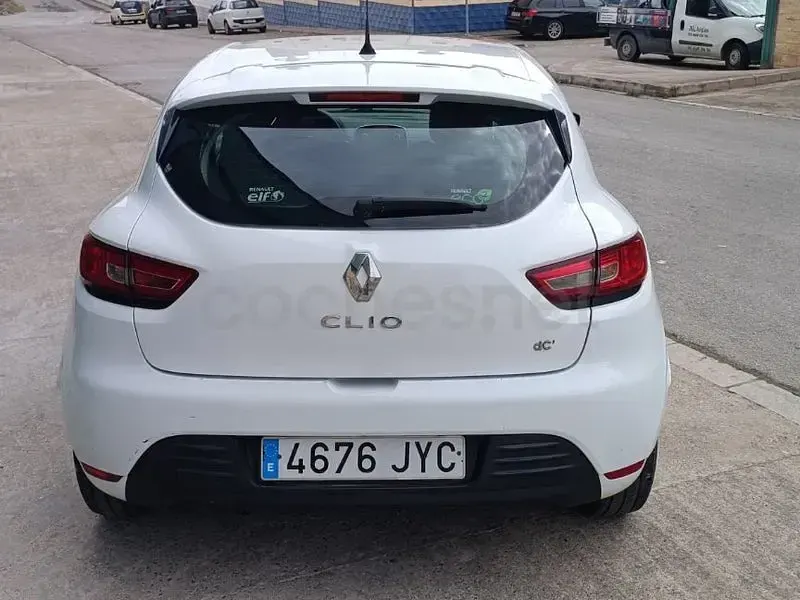 Usado Renault Clio IV Business 75 CV (55 kW) 2017 Blanco Berlina