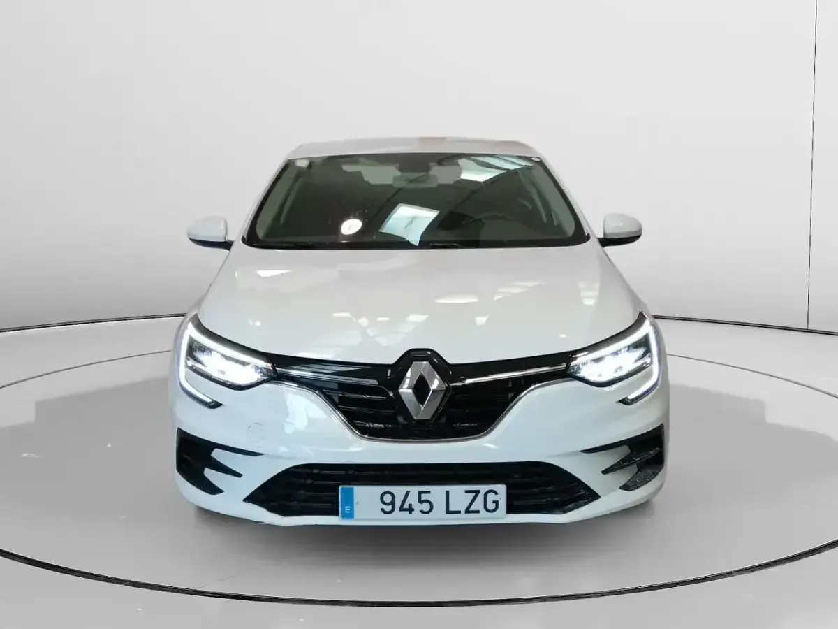 Usado Renault Mégane II Intens 116 CV (85 kW) 2022 Blanco Berlina