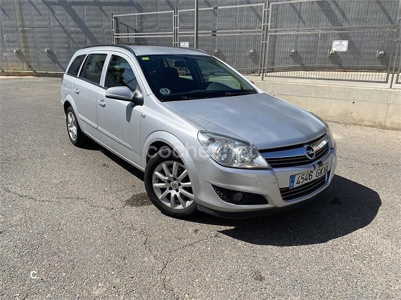Gris / plata Usado 2009 Opel Astra Enjoy Familiar | 2900 € (Precio justo) - Imagen 1/4