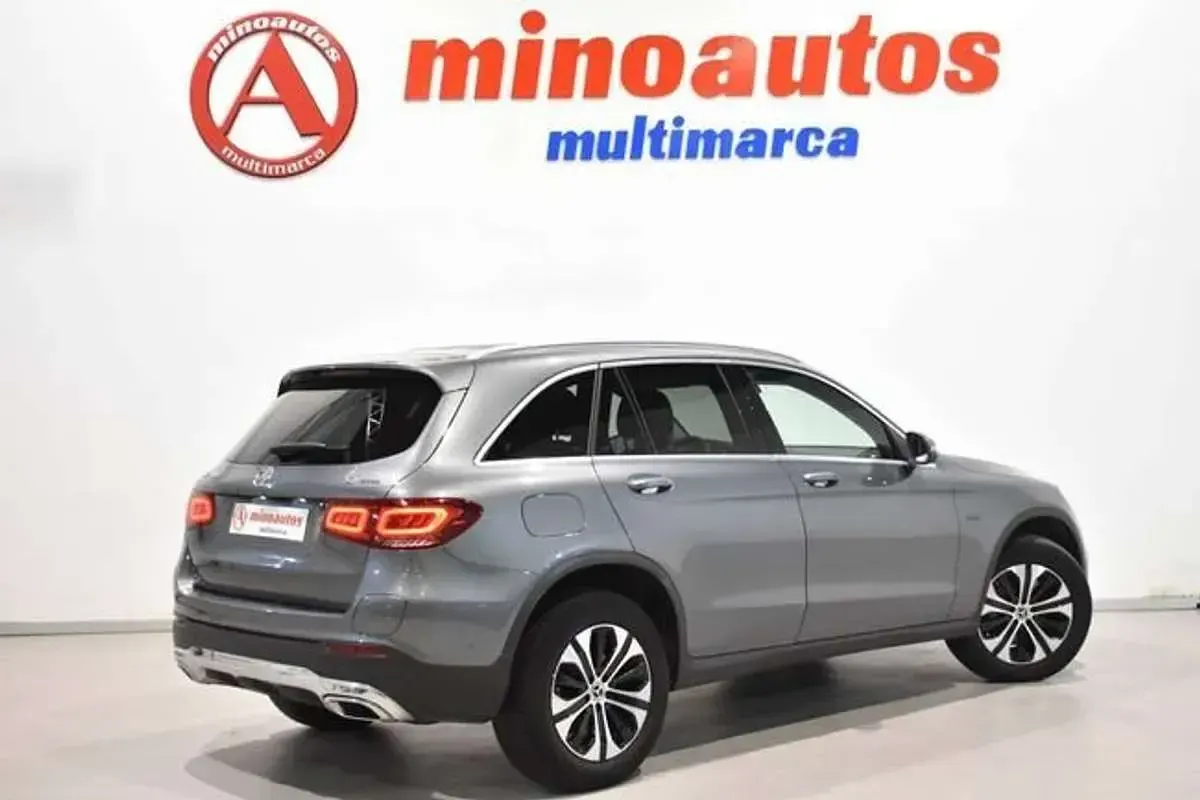 Usado Mercedes GLC300 321 CV (236 kW) 2020 Gris / plata SUV
